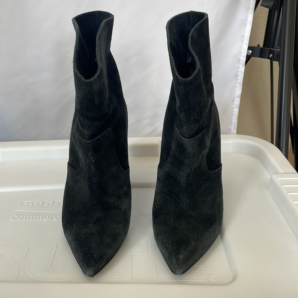 Fendi Ankle Bootie - black suede